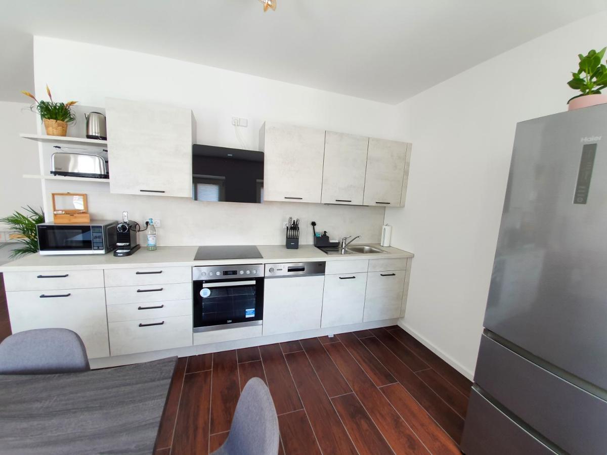 Pb Ferienwohnungen - Fewo 7 - Stilvoll Eingerichtetes Apartment Im Herzen Senftenbergs Eksteriør bilde